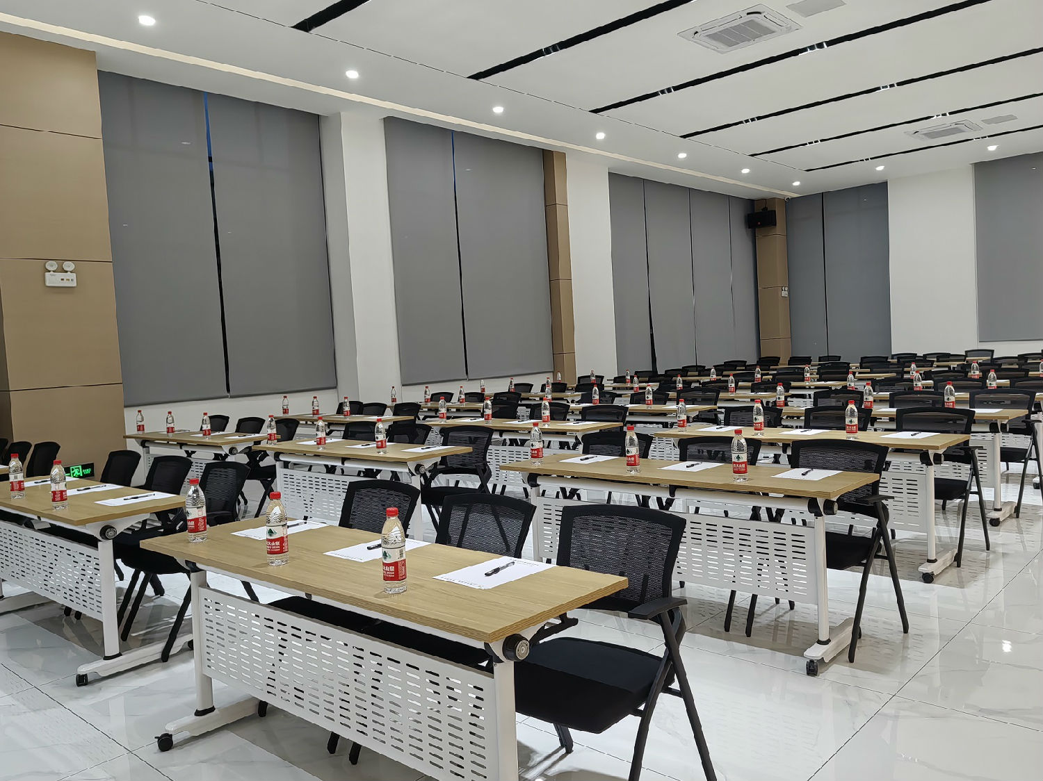 樂朗會議廳.jpg 樂朗會議廳.jpg